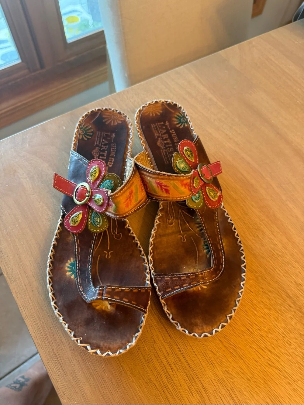 Womens Brown Floral L'Artiste Santorini Sandals, size 41